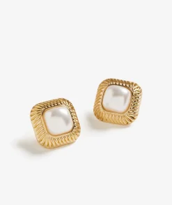 GOLD PEARL VINTAGE LOOK SQUARE STUD