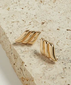 GOLD PLATED WAVE STUD EARRING