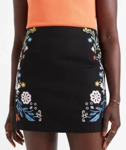 HAZEL EMBROIDERED MINI SKIRT