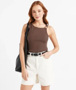 MACKENZIE BUCKLE TOP