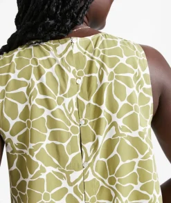 MIA SLEEVELESS BUTTON BACK TOP