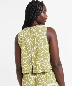 MIA SLEEVELESS BUTTON BACK TOP