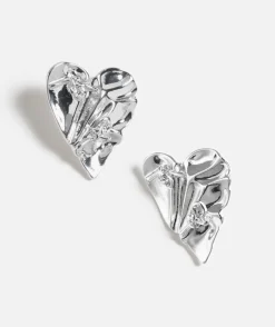 SILVER CRINKLED METAL HEART STUD EARRINGS