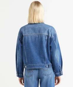THE BOXY DENIM JACKET