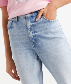 THE MOM DENIM JEAN