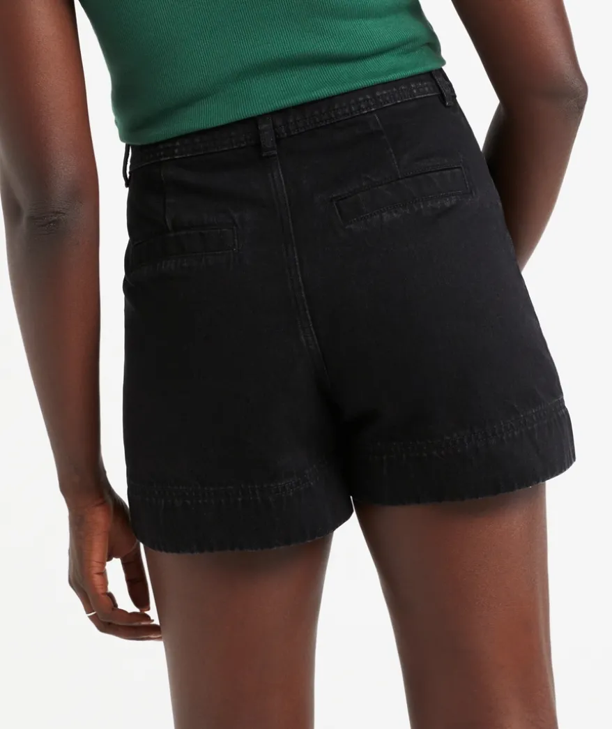 THE PATCH POCKET DENIM SHORT