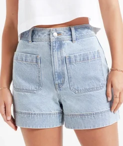 THE PATCH POCKET DENIM SHORT